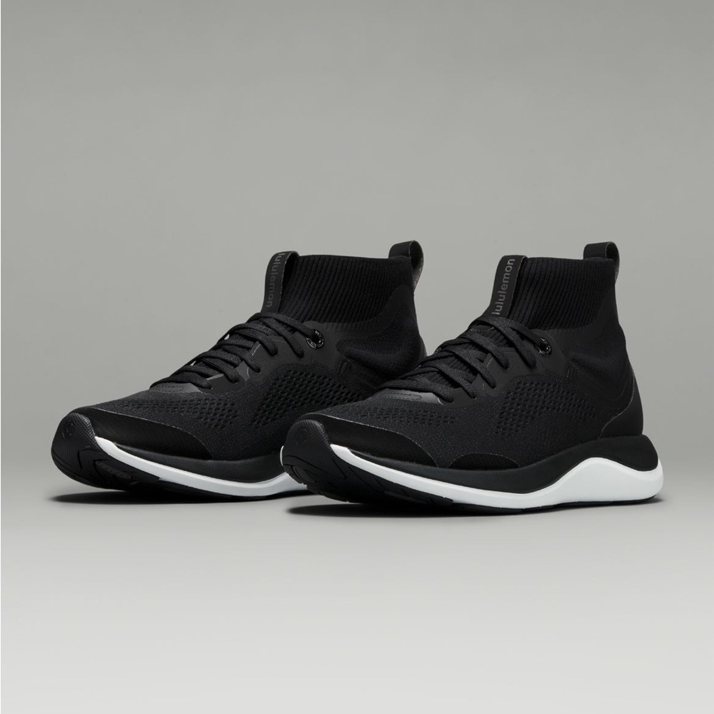 Lululemon chargefeel Mid workout shoes